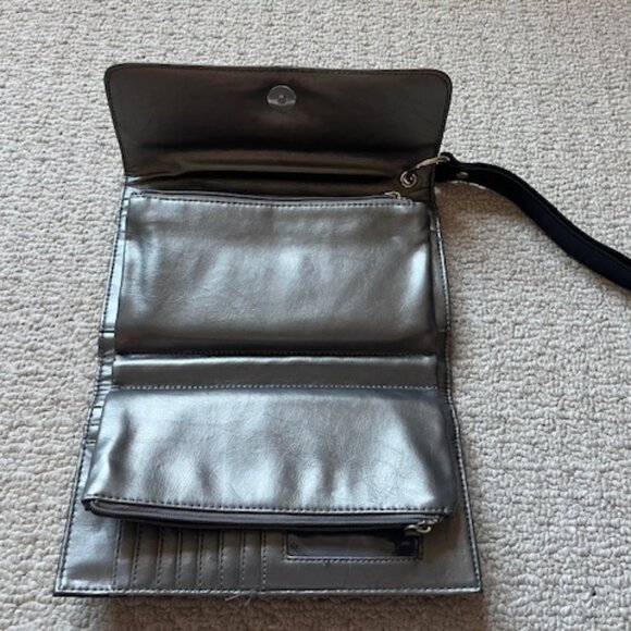 Patent Black Hand/Wrist Purse - Picture 3 of 4